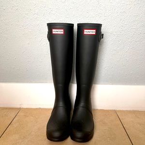 Brand New Hunter Rain Boots in black never used